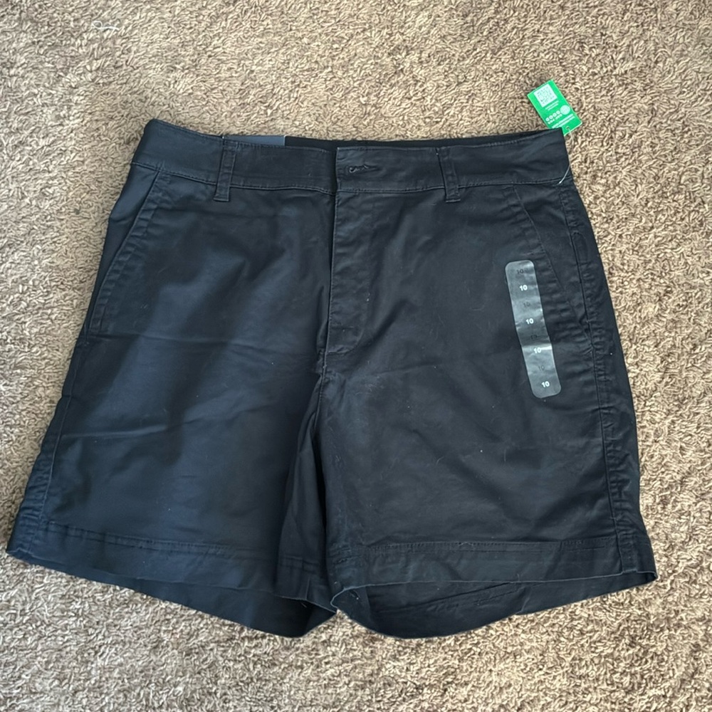GAP khaki shorts nwt